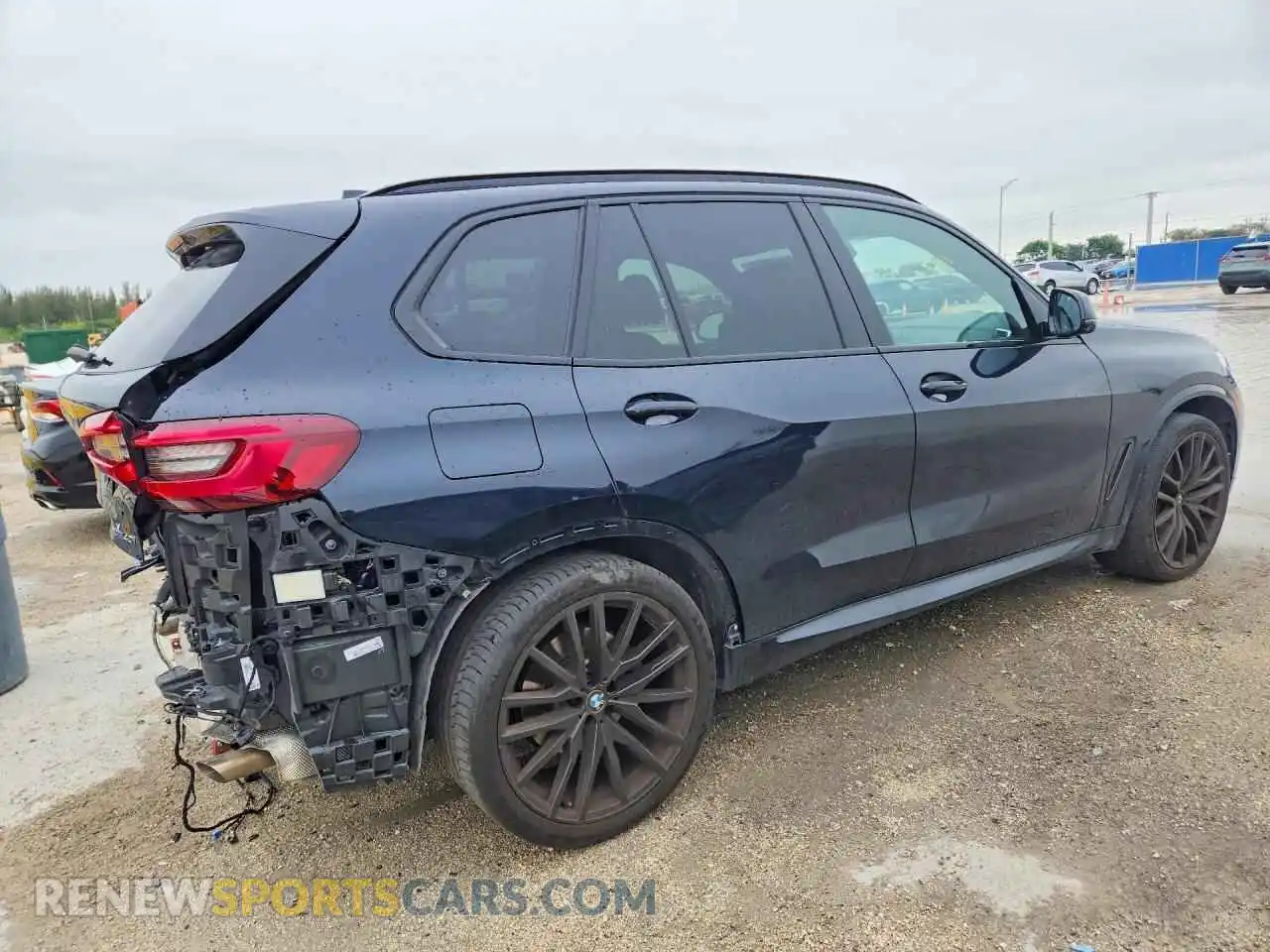 3 Photograph of a damaged car 5UXCR6C08P9R63377 BMW X5 2023