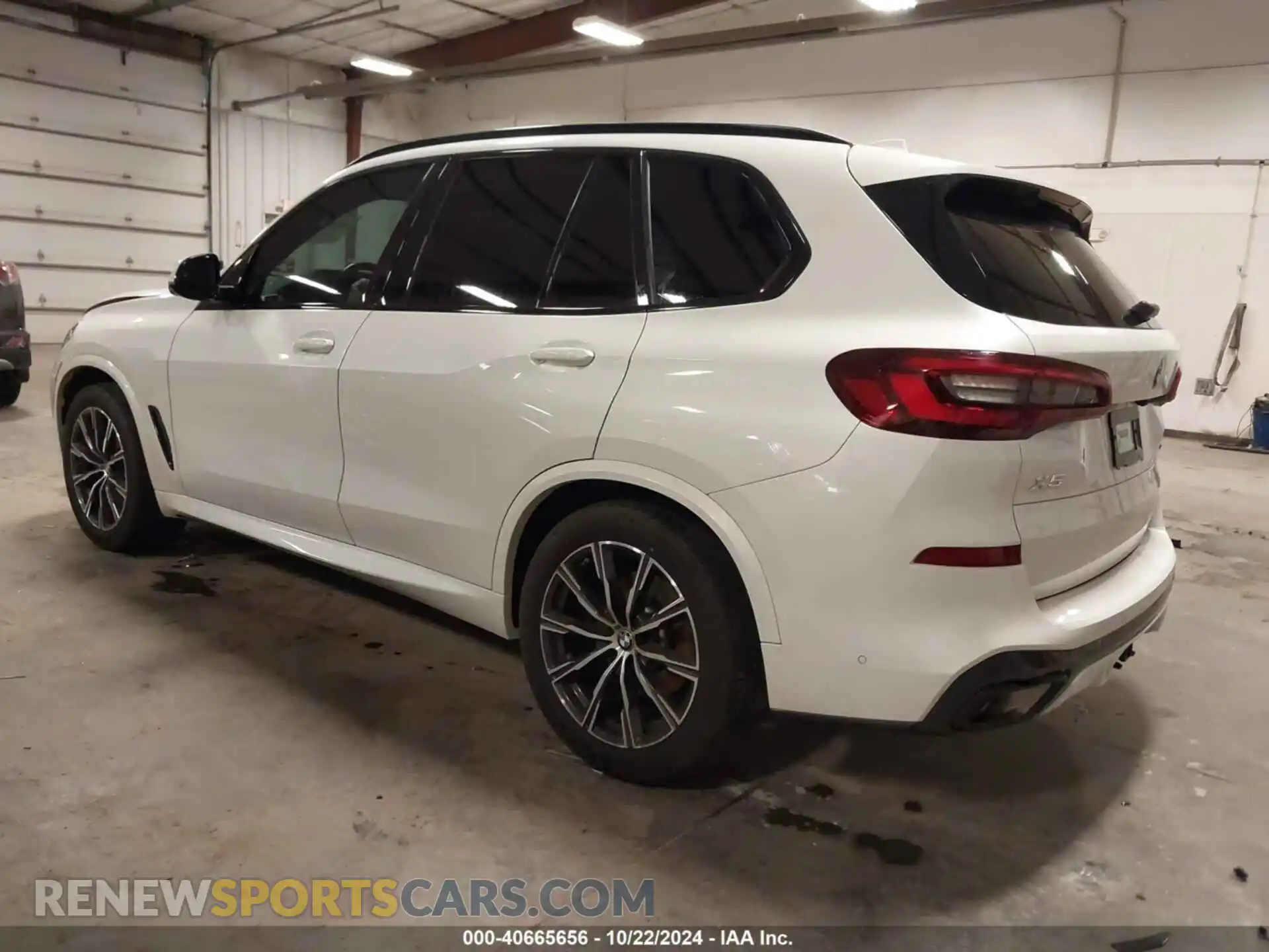 3 Photograph of a damaged car 5UXCR6C08P9R91860 BMW X5 2023