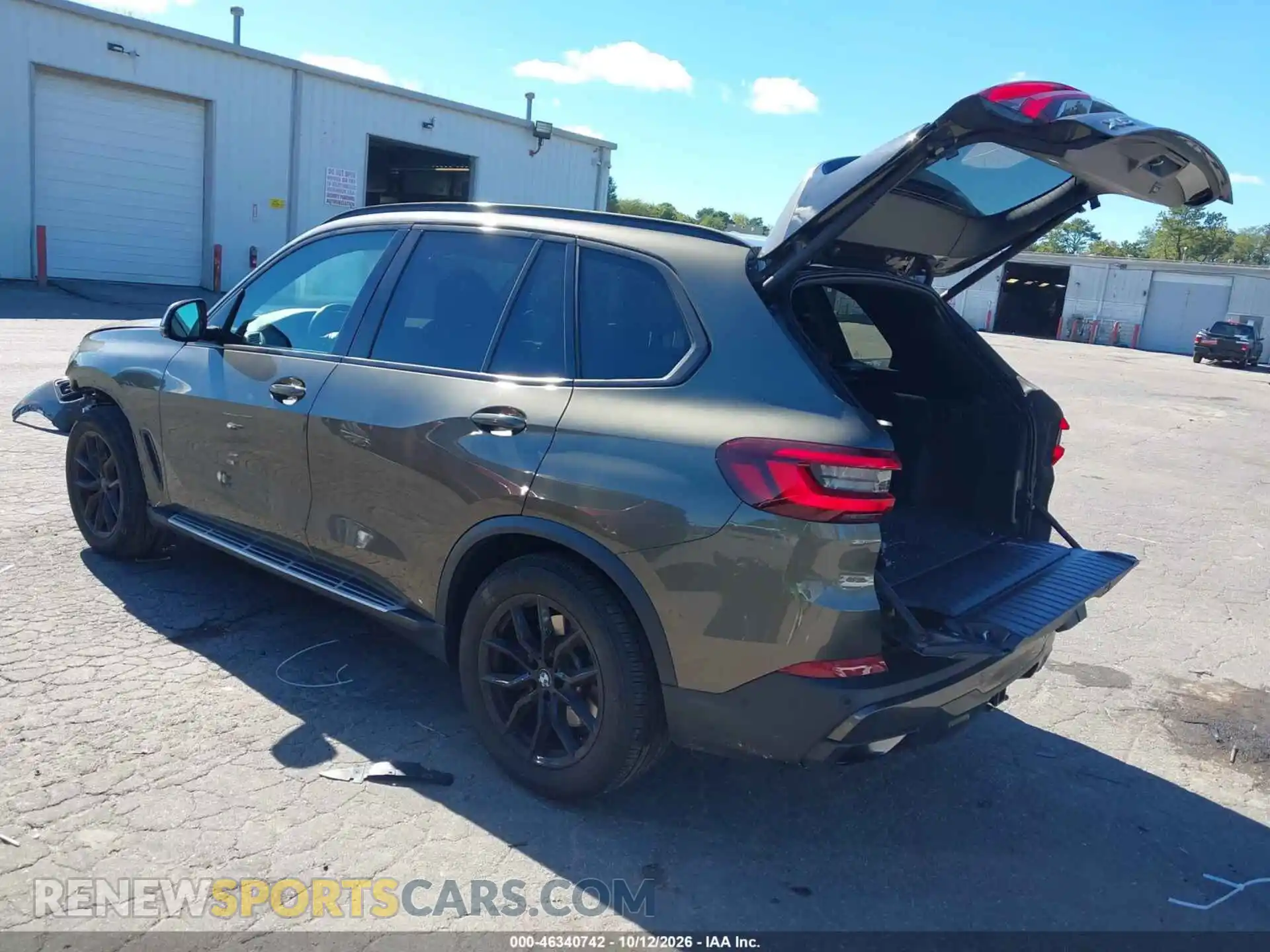 3 Photograph of a damaged car 5UXCR6C09P9N83108 BMW X5 2023