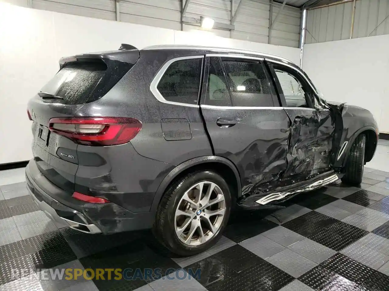3 Photograph of a damaged car 5UXCR6C0XP9P81924 BMW X5 2023