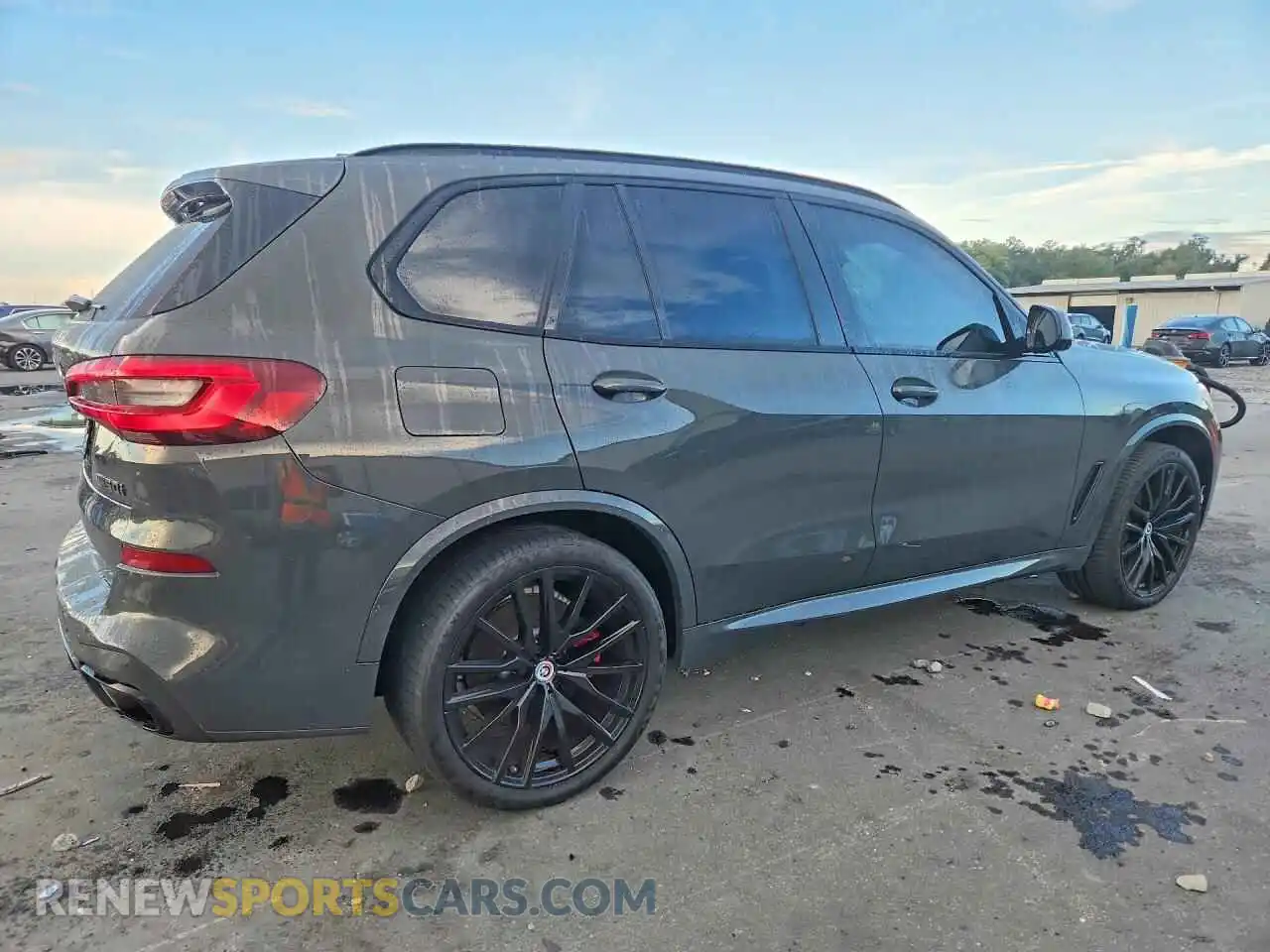 3 Photograph of a damaged car 5UXJU4C00P9P48067 BMW X5 2023