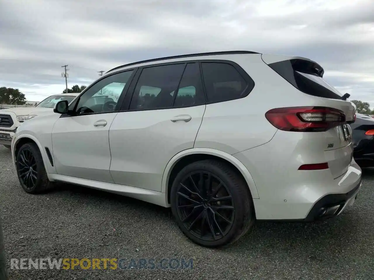 2 Photograph of a damaged car 5UXJU4C03P9P60861 BMW X5 2023