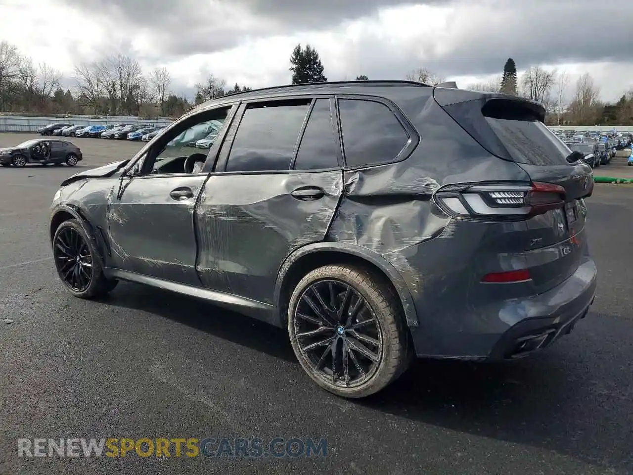 2 Photograph of a damaged car 5UXJU4C05P9P12102 BMW X5 2023