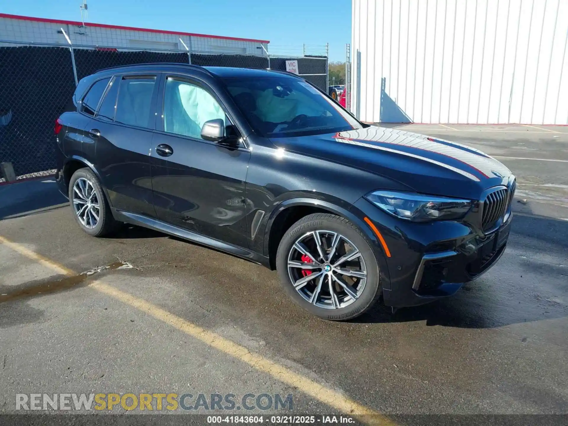 1 Photograph of a damaged car 5UXJU4C07P9S01720 BMW X5 2023