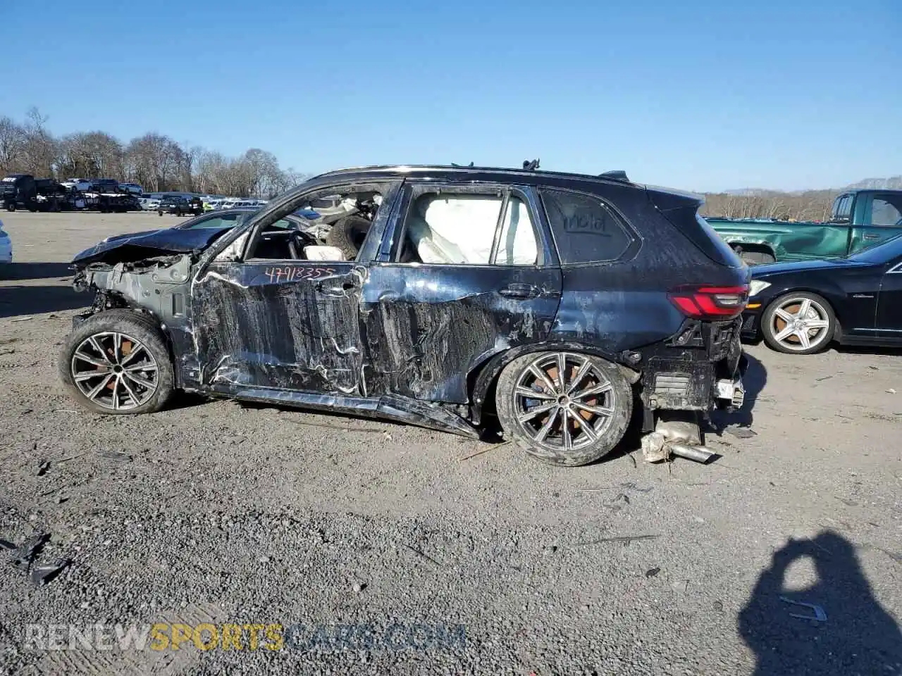 2 Photograph of a damaged car 5UXJU4C09P9R02906 BMW X5 2023