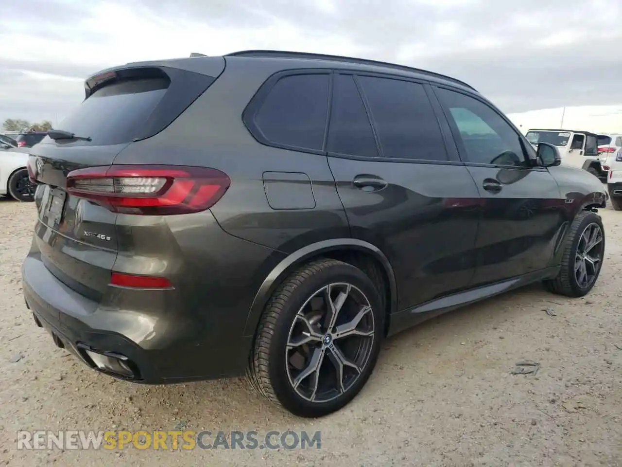 3 Photograph of a damaged car 5UXTA6C00P9P23148 BMW X5 2023