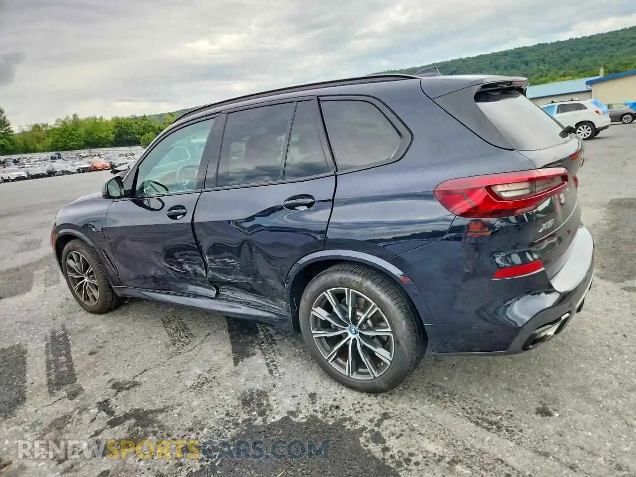 2 Photograph of a damaged car 5UXTA6C01P9P02681 BMW X5 2023