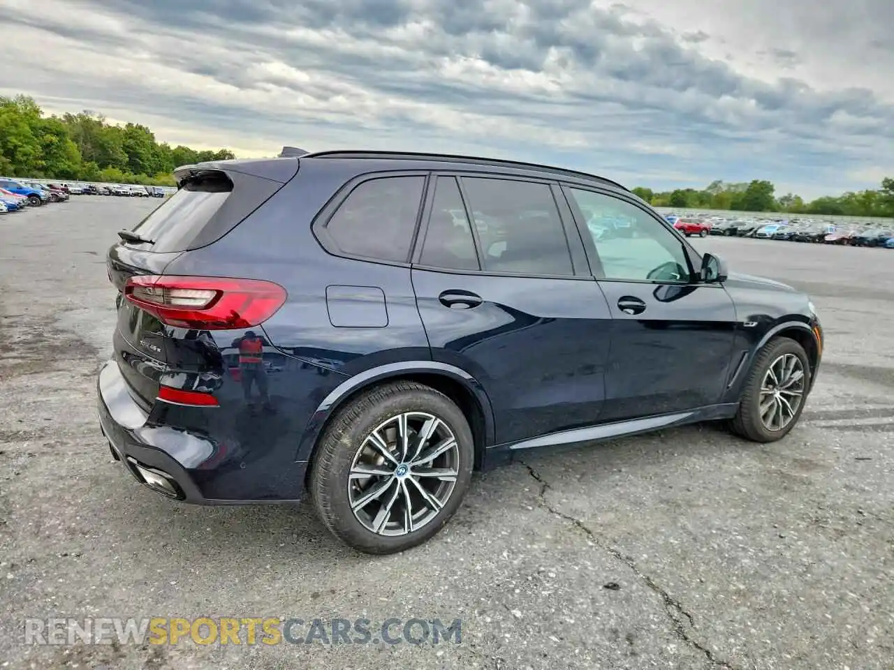 3 Photograph of a damaged car 5UXTA6C01P9P02681 BMW X5 2023