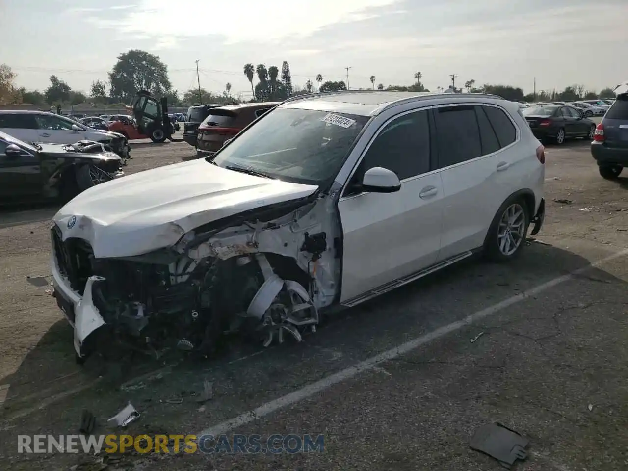 1 Photograph of a damaged car 5UXTA6C02P9R27773 BMW X5 2023