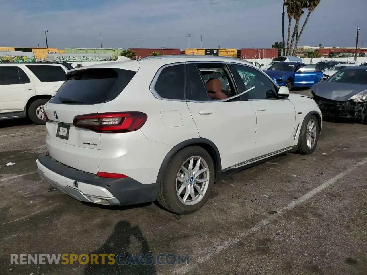 3 Photograph of a damaged car 5UXTA6C02P9R27773 BMW X5 2023
