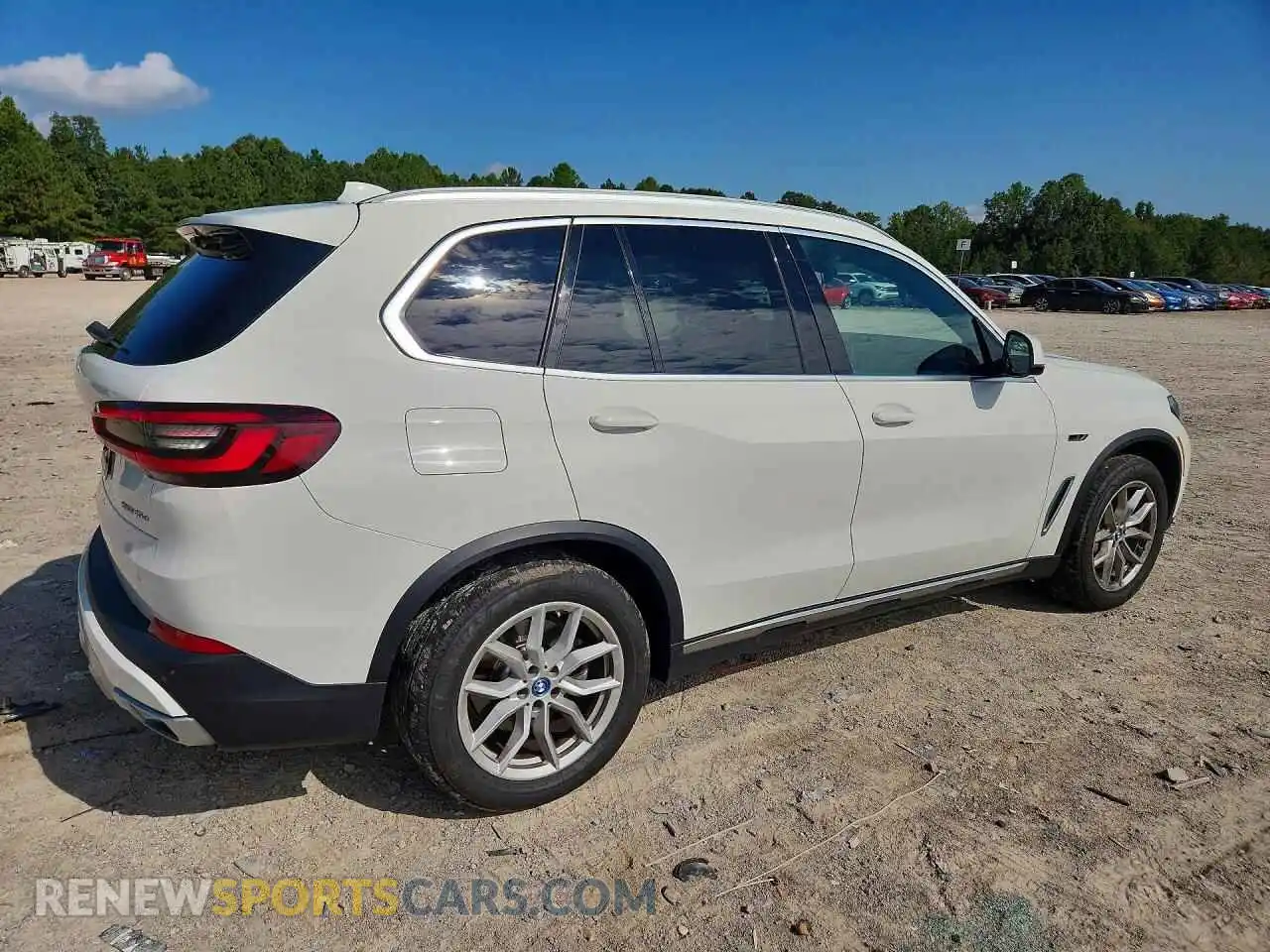 3 Photograph of a damaged car 5UXTA6C03P9N46160 BMW X5 2023
