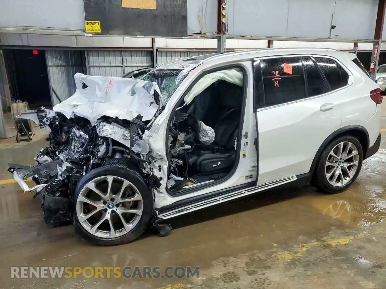 1 Фотография поврежденного автомобиля 5UXTA6C04P9P56136 BMW X5 2023