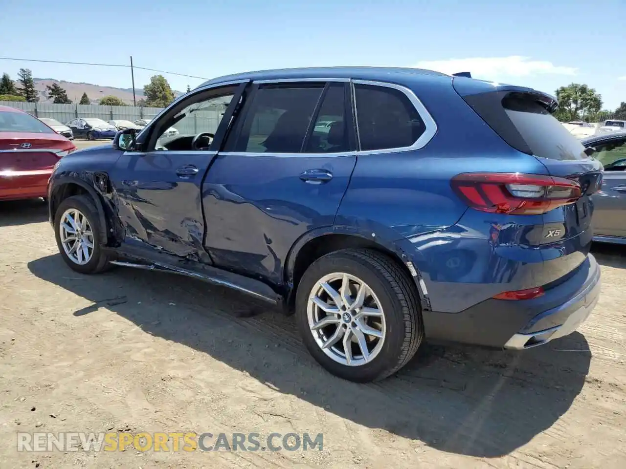 2 Photograph of a damaged car 5UXTA6C05P9P45288 BMW X5 2023