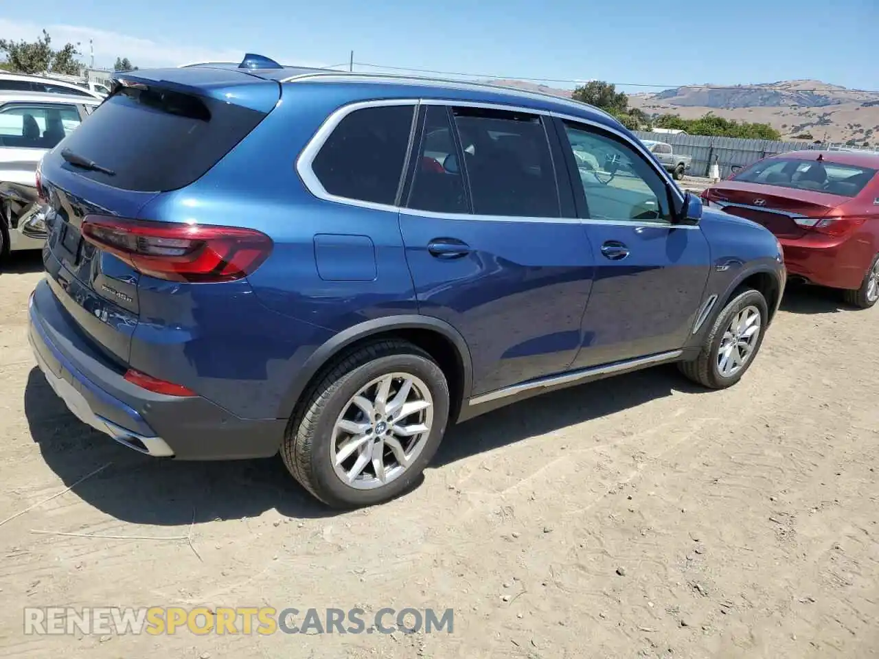 3 Photograph of a damaged car 5UXTA6C05P9P45288 BMW X5 2023