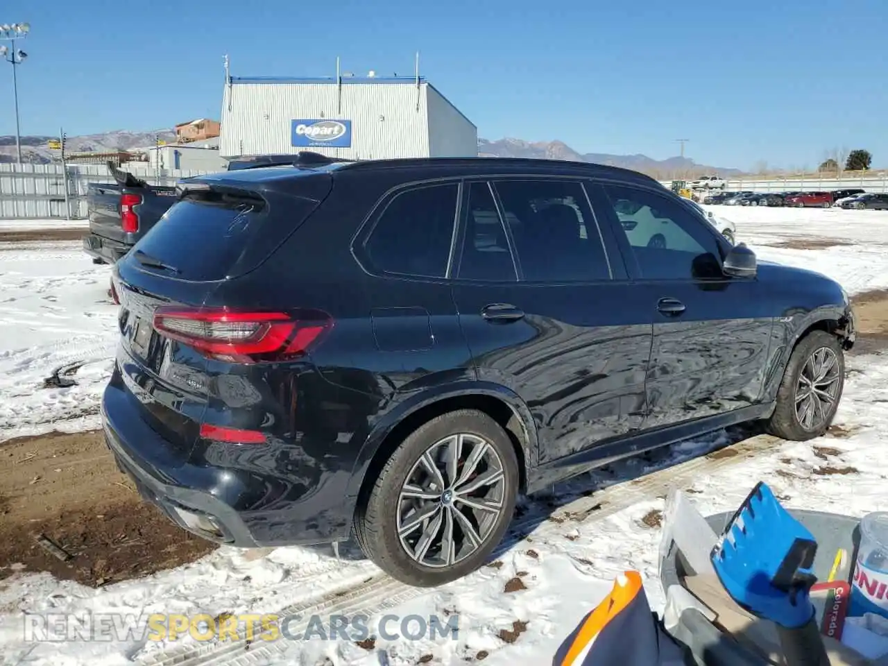 3 Photograph of a damaged car 5UXTA6C06P9P94032 BMW X5 2023