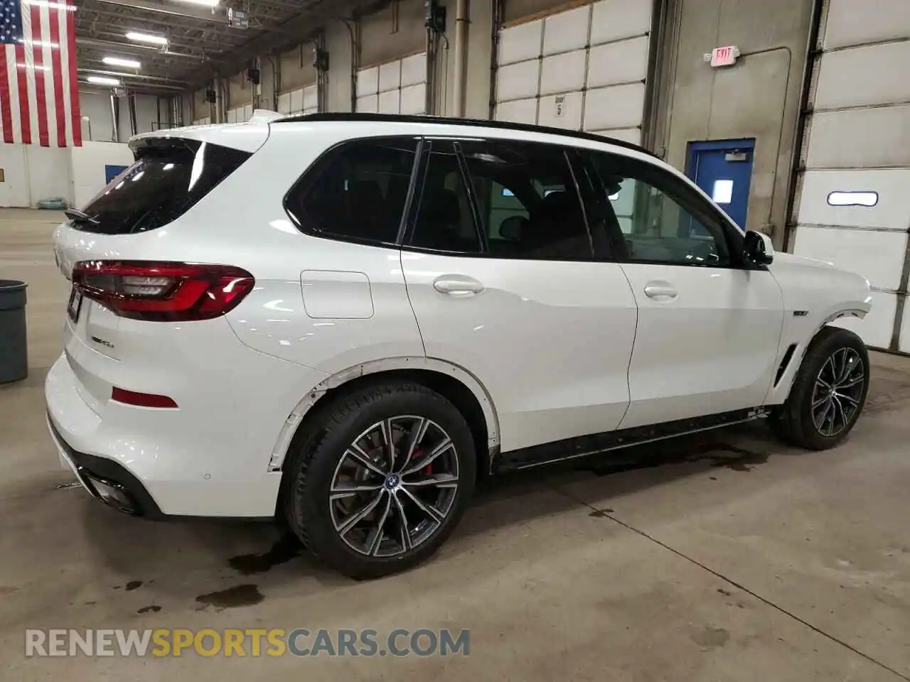 3 Photograph of a damaged car 5UXTA6C07P9N71269 BMW X5 2023