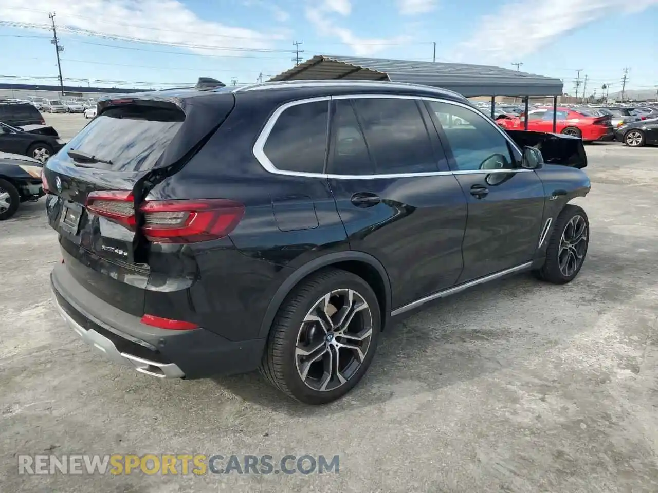 3 Photograph of a damaged car 5UXTA6C07P9N82062 BMW X5 2023