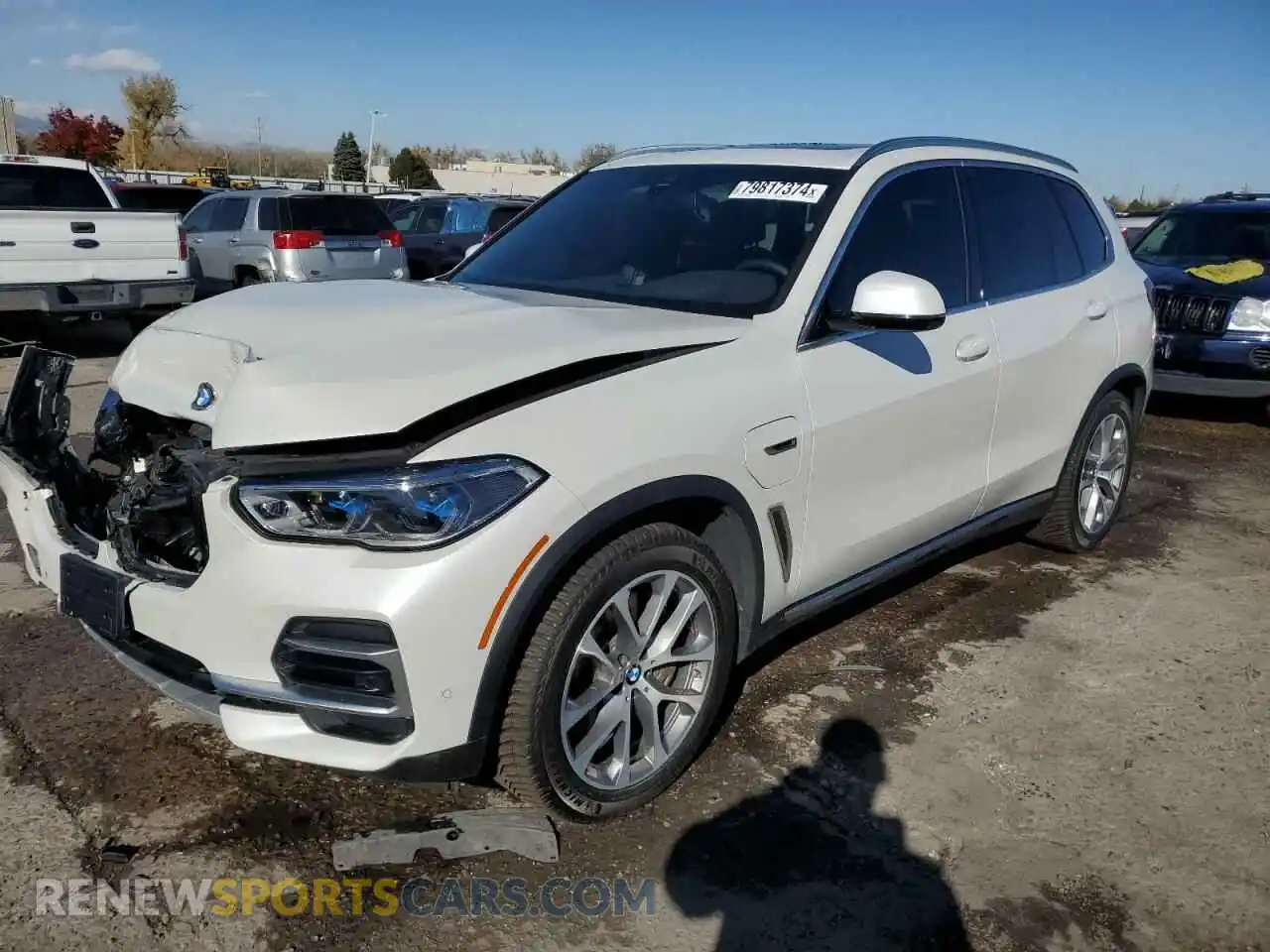 1 Photograph of a damaged car 5UXTA6C07P9S00497 BMW X5 2023