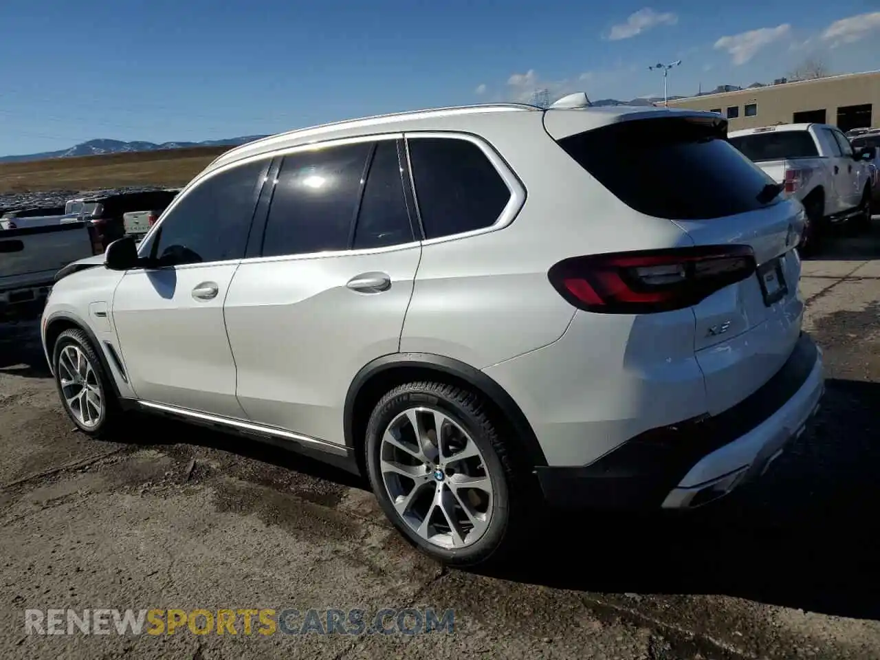 2 Photograph of a damaged car 5UXTA6C07P9S00497 BMW X5 2023