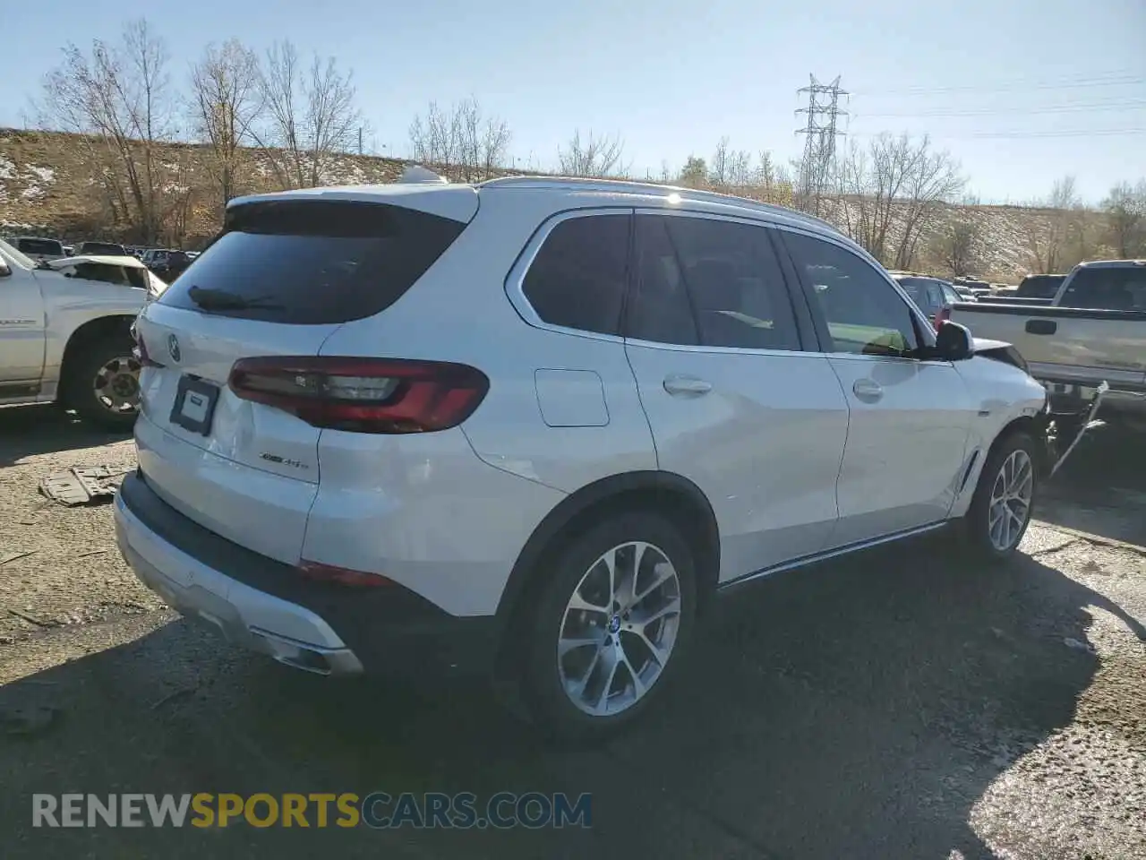 3 Photograph of a damaged car 5UXTA6C07P9S00497 BMW X5 2023