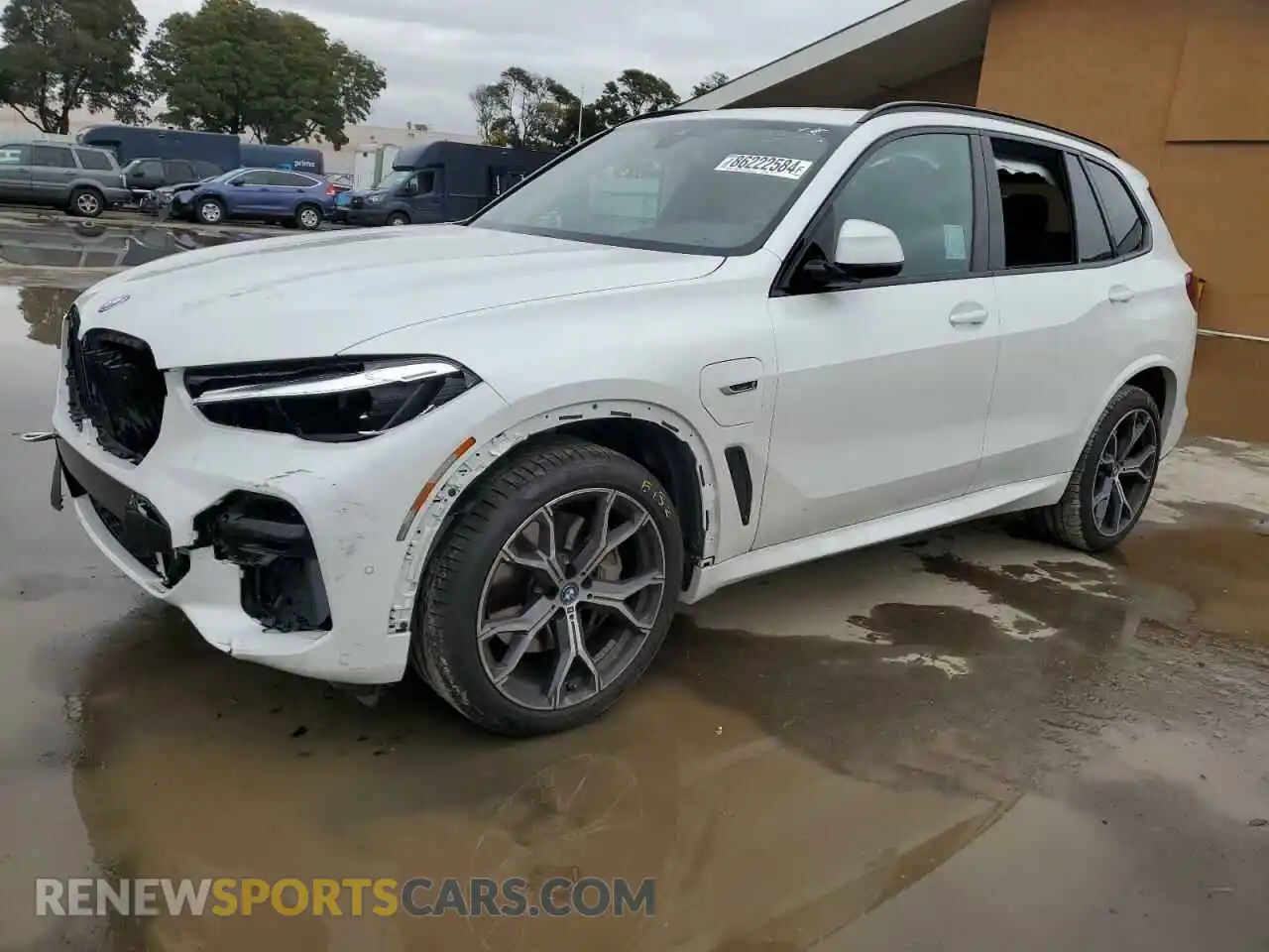 1 Photograph of a damaged car 5UXTA6C08P9P23298 BMW X5 2023