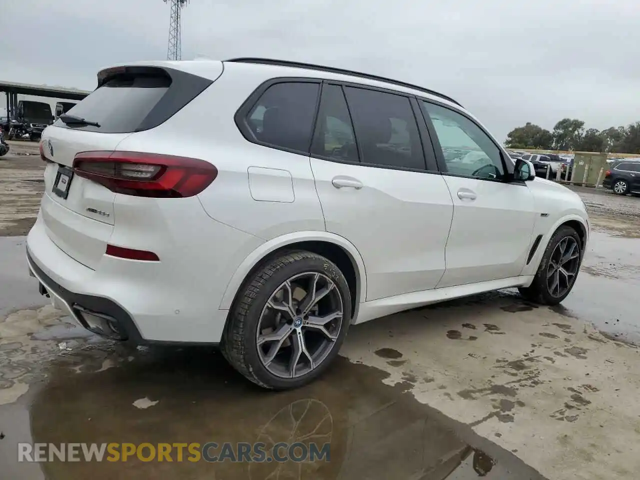 3 Photograph of a damaged car 5UXTA6C08P9P23298 BMW X5 2023