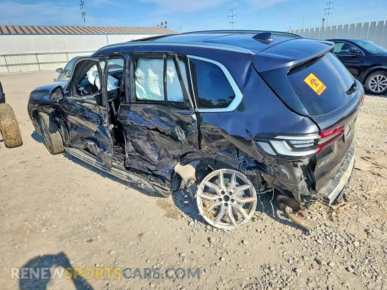 2 fotografías del automóvil dañado 5UXTA6C08P9P28324 BMW X5 2023