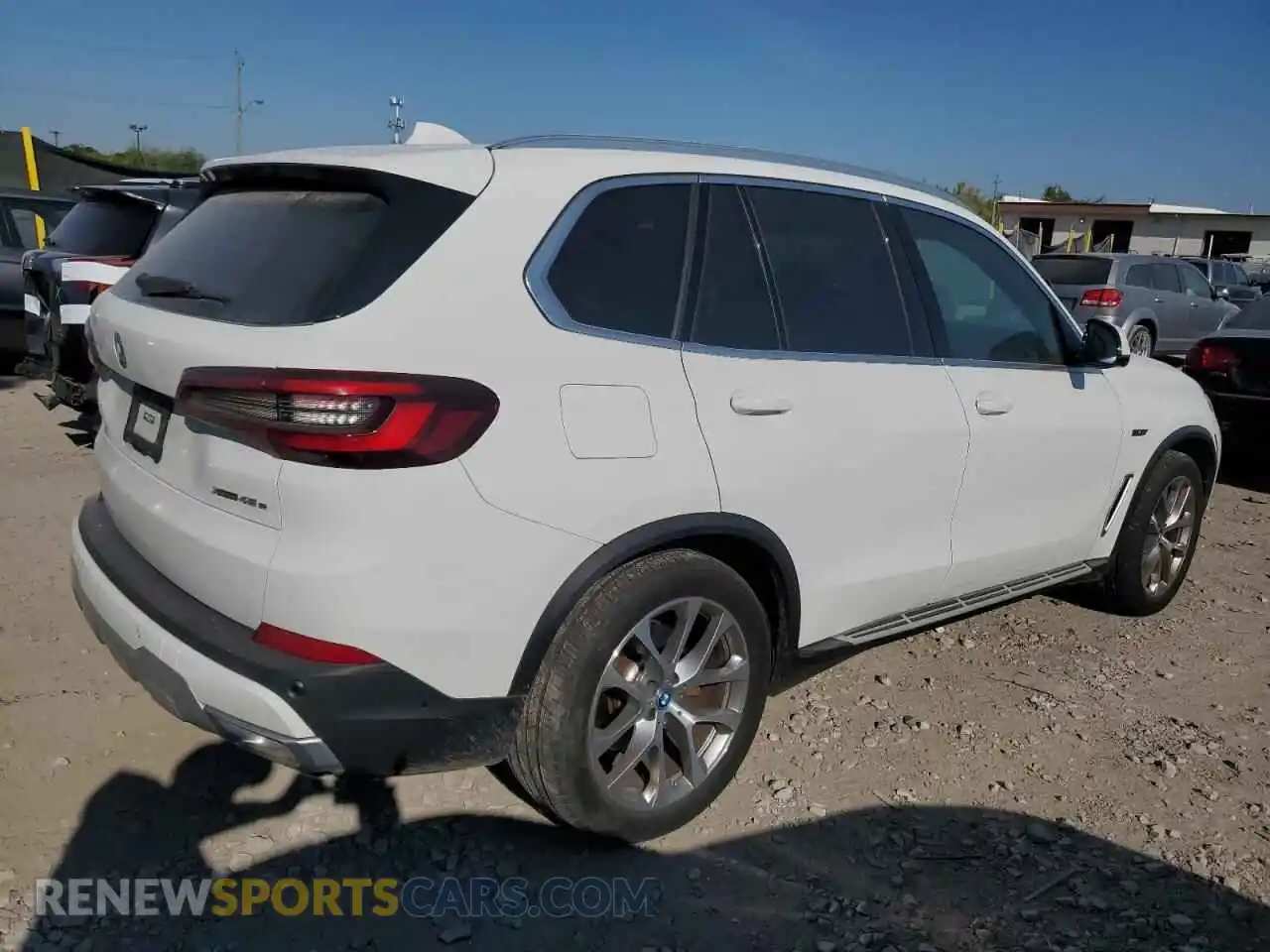 3 Photograph of a damaged car 5UXTA6C09P9P04890 BMW X5 2023