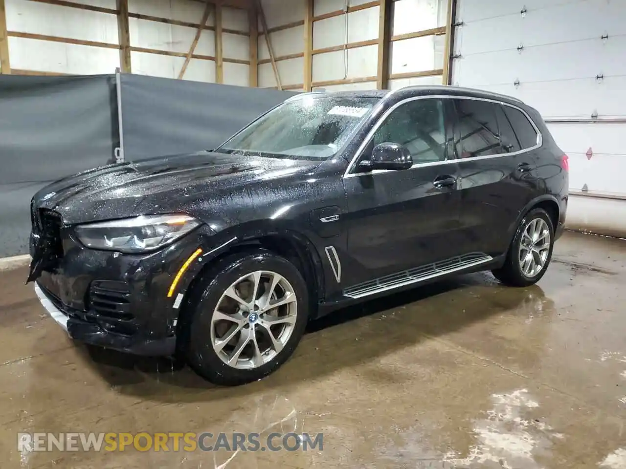 1 Photograph of a damaged car 5UXTA6C0XP9P18507 BMW X5 2023