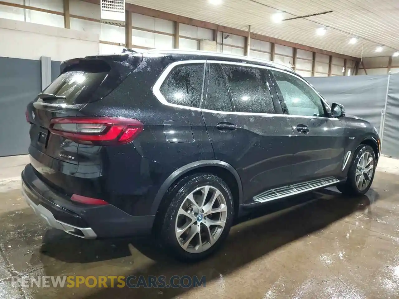 3 Photograph of a damaged car 5UXTA6C0XP9P18507 BMW X5 2023