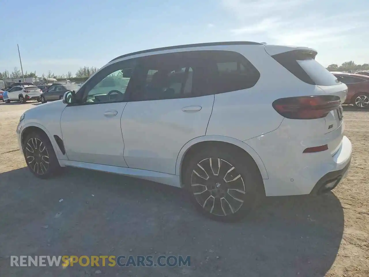 2 fotografías del automóvil dañado 5UX13EU00R9U21954 BMW X5 2024