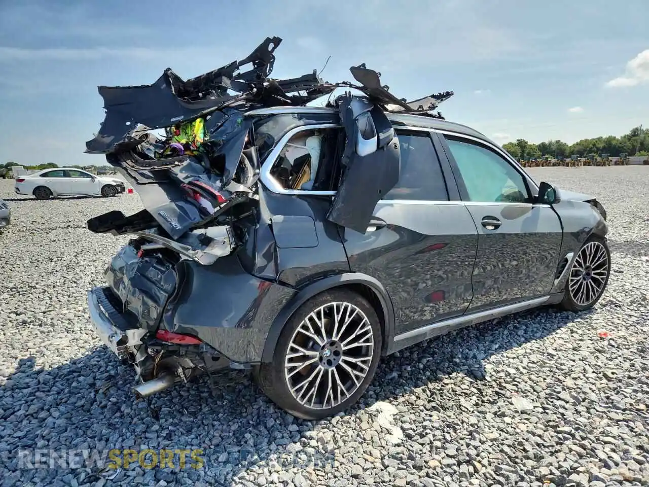 3 Фотография поврежденного автомобиля 5UX13EU01R9V55050 BMW X5 2024