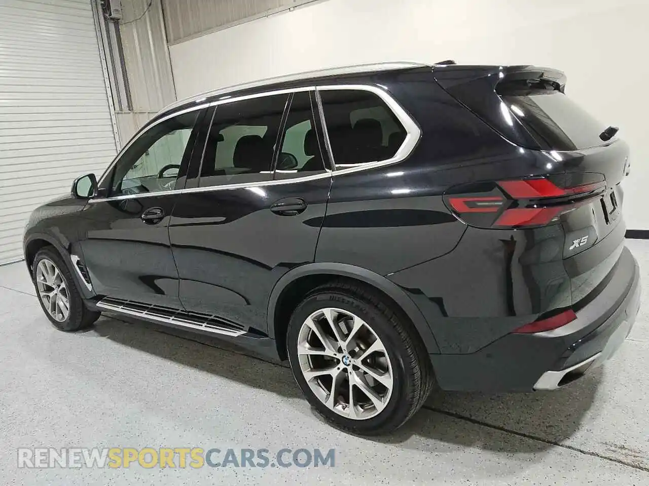 2 Photograph of a damaged car 5UX13EU02R9T69291 BMW X5 2024