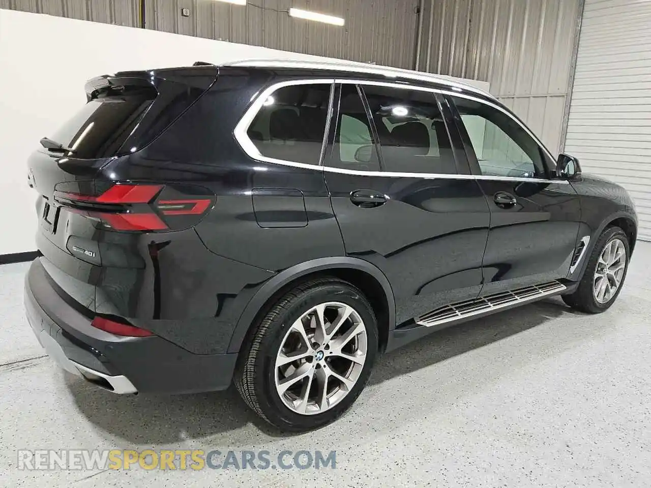 3 Photograph of a damaged car 5UX13EU02R9T69291 BMW X5 2024