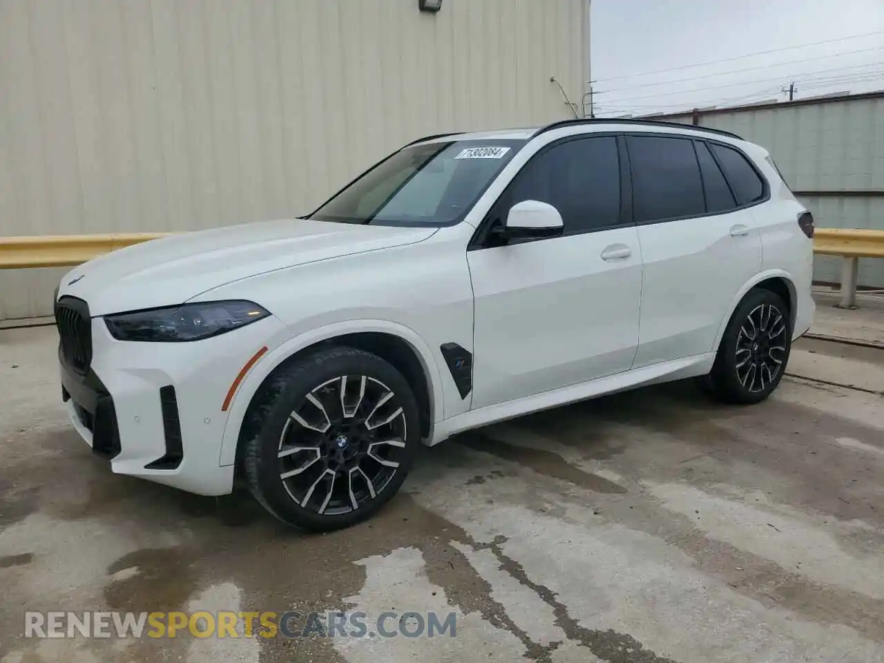 1 Photograph of a damaged car 5UX13EU03R9S41450 BMW X5 2024