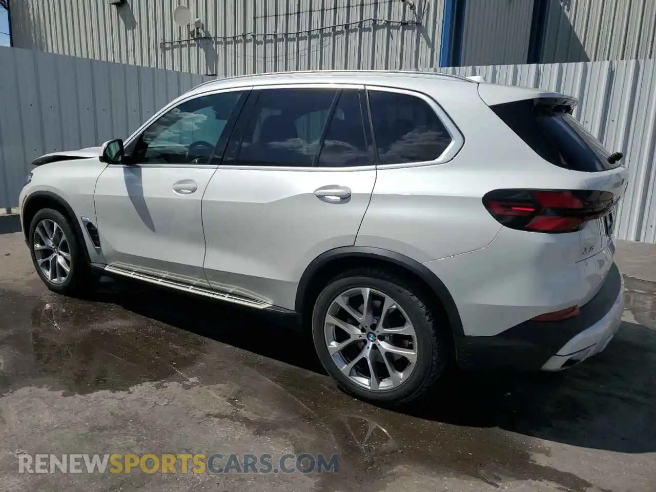 2 Photograph of a damaged car 5UX13EU03R9T50071 BMW X5 2024