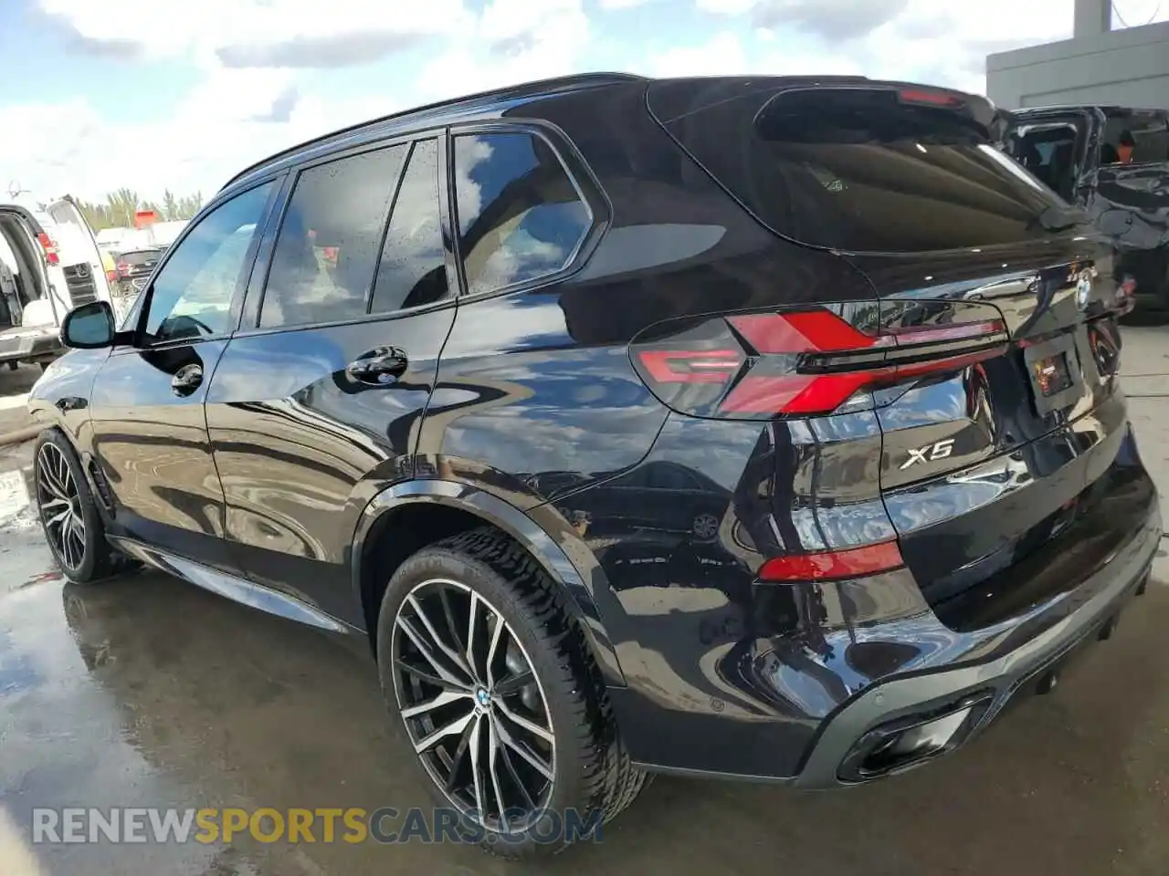 2 Photograph of a damaged car 5UX13EU04R9S18193 BMW X5 2024