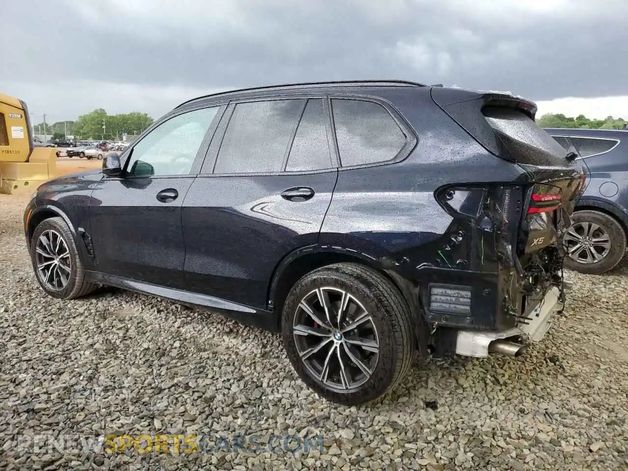 2 Photograph of a damaged car 5UX13EU04R9T91552 BMW X5 2024