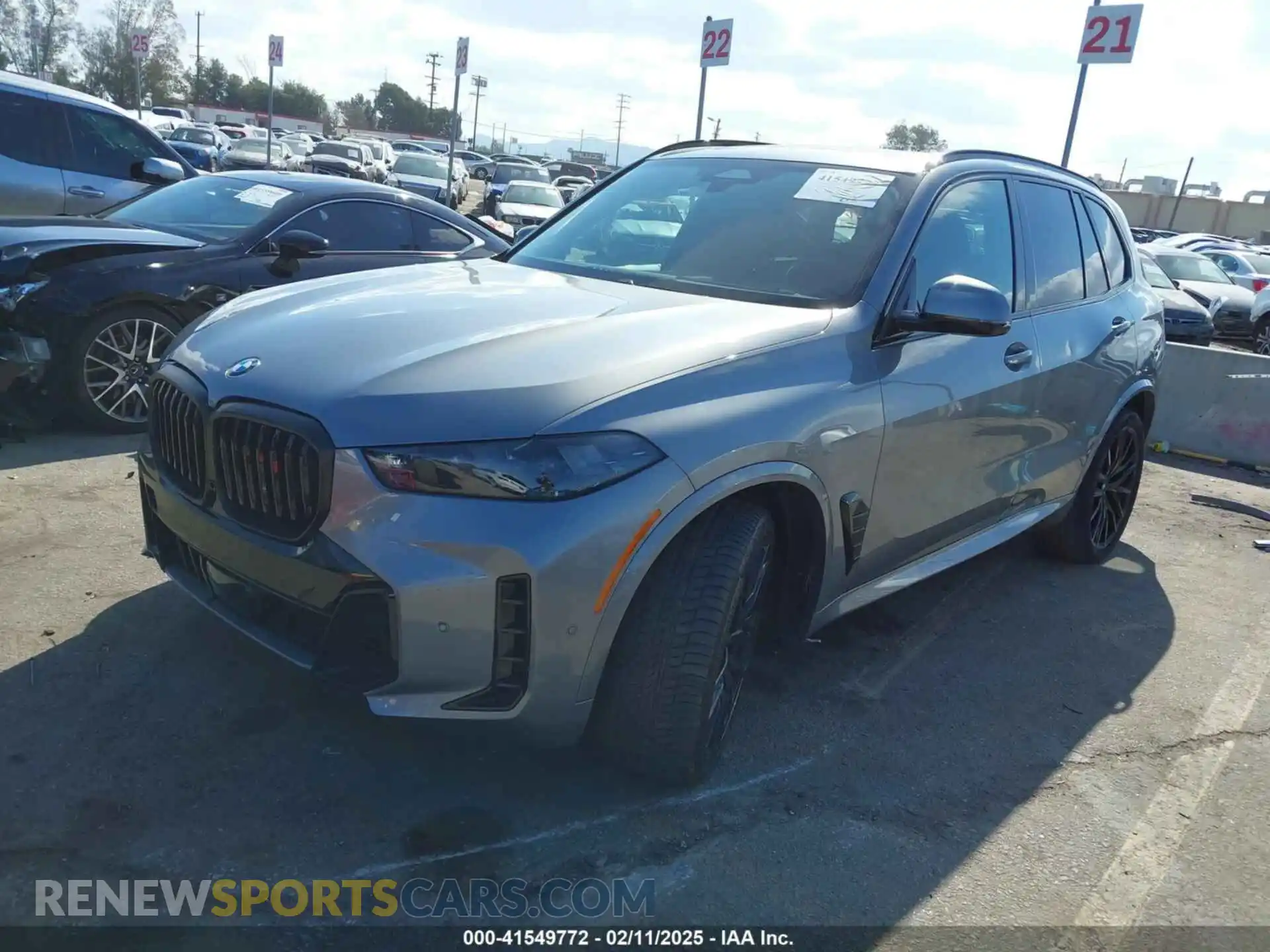 2 Photograph of a damaged car 5UX13EU06R9S86320 BMW X5 2024