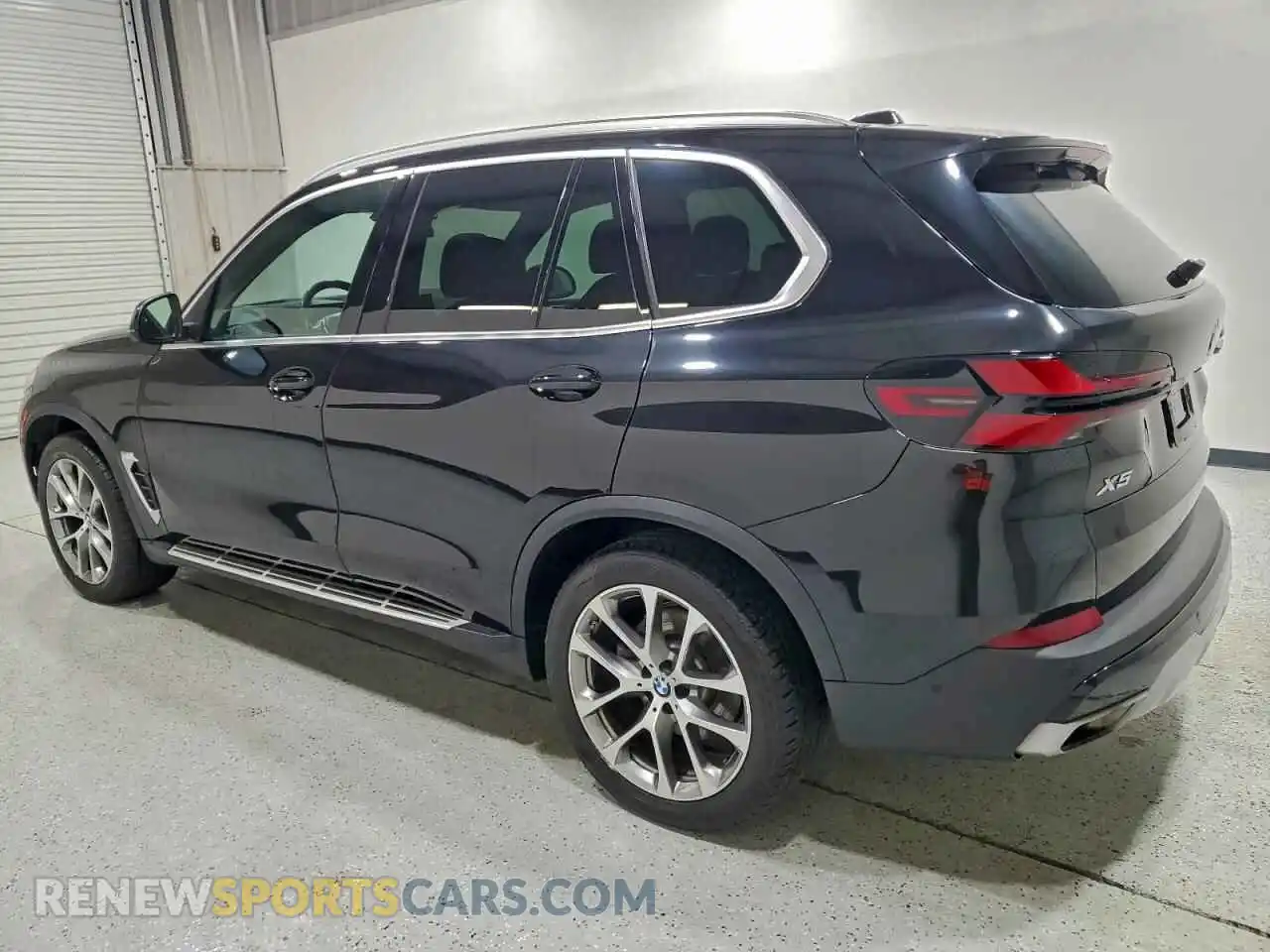 2 Фотография поврежденного автомобиля 5UX13EU06R9U04513 BMW X5 2024