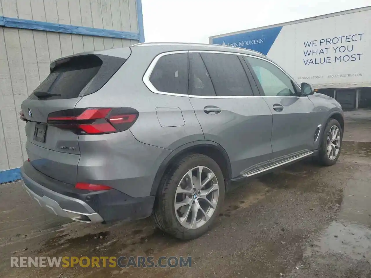 3 Фотография поврежденного автомобиля 5UX13EU06R9V29236 BMW X5 2024
