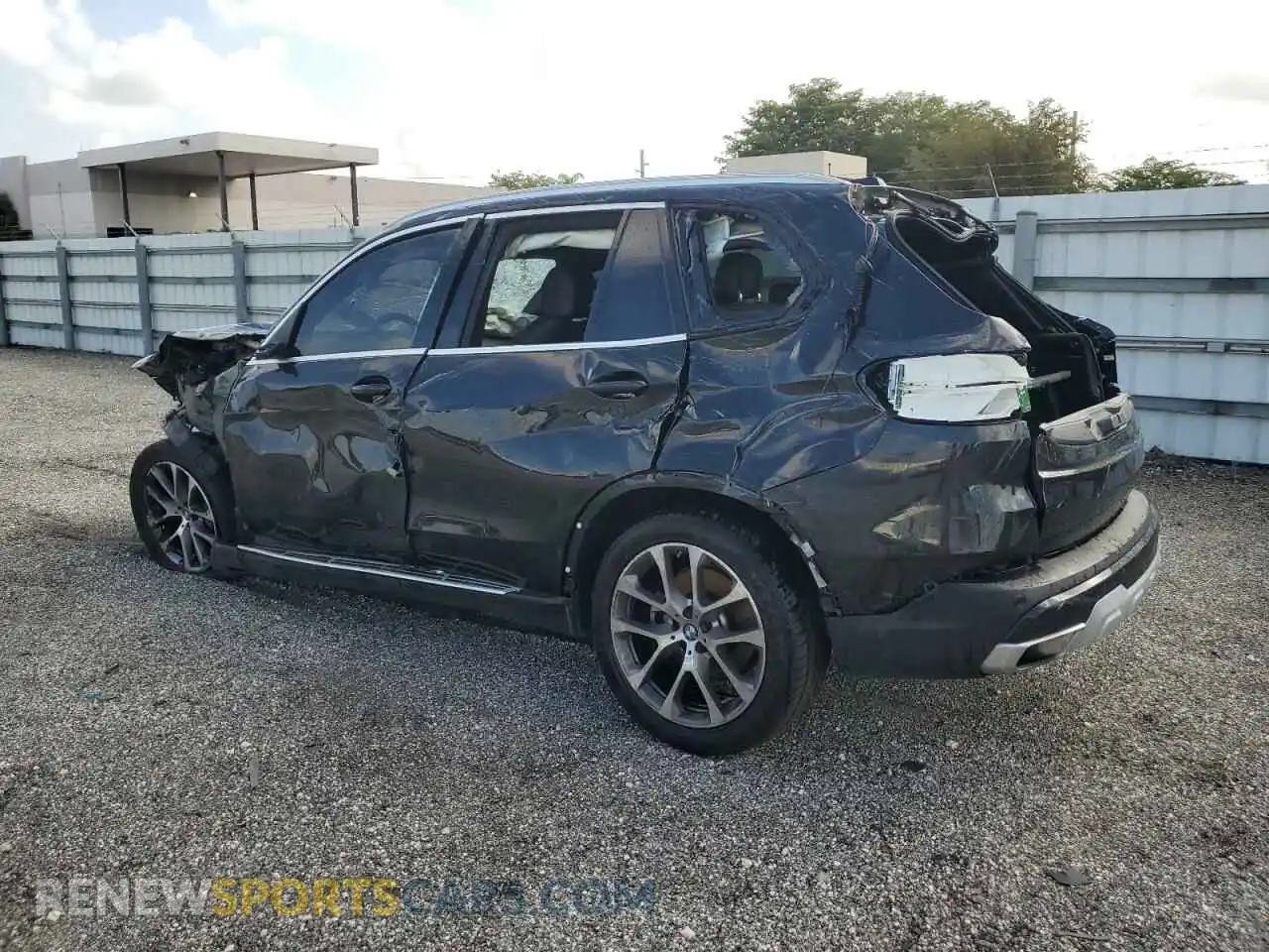 2 Photograph of a damaged car 5UX13EU07R9S14834 BMW X5 2024