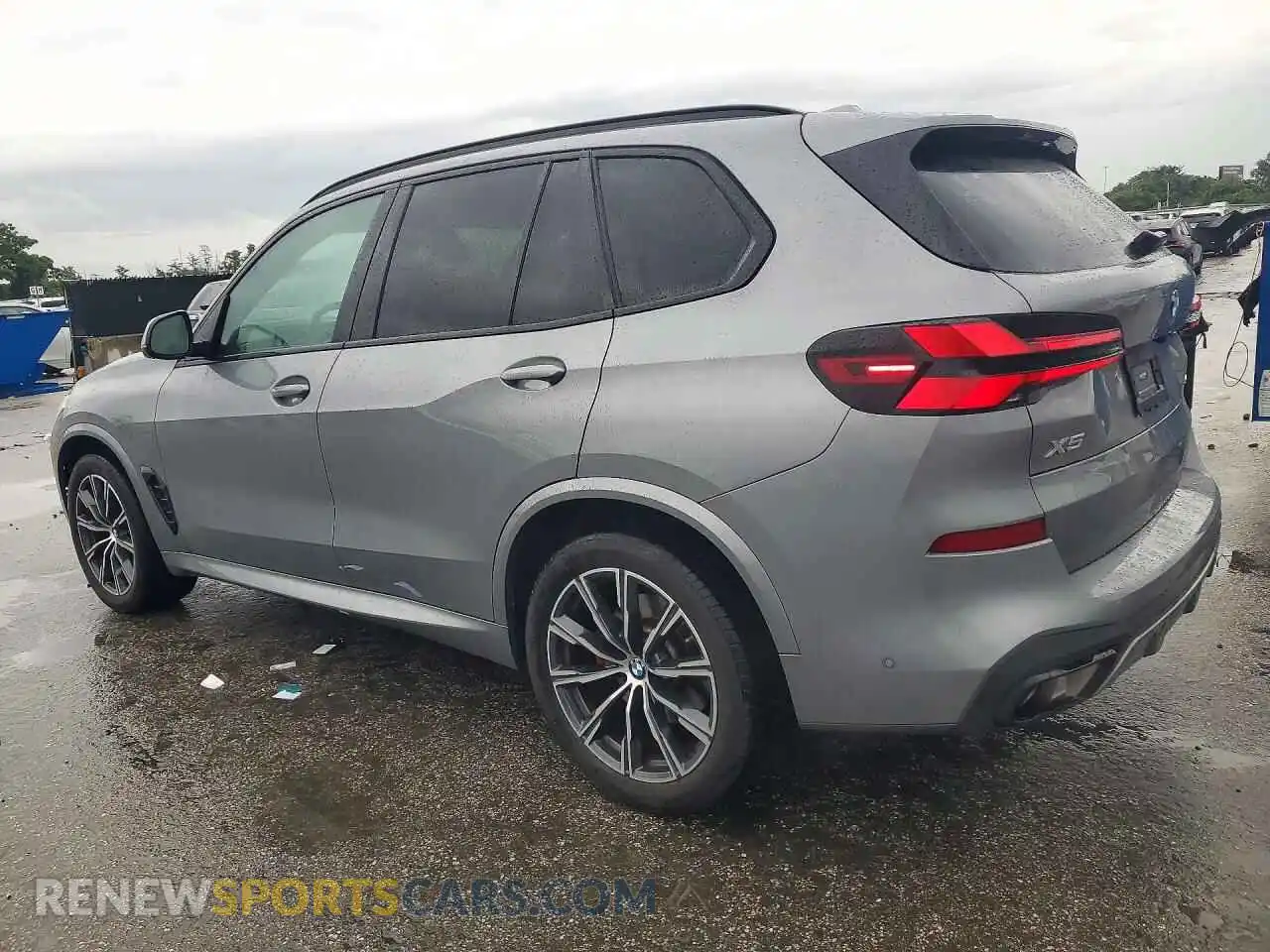 2 Photograph of a damaged car 5UX13EU07R9S21752 BMW X5 2024