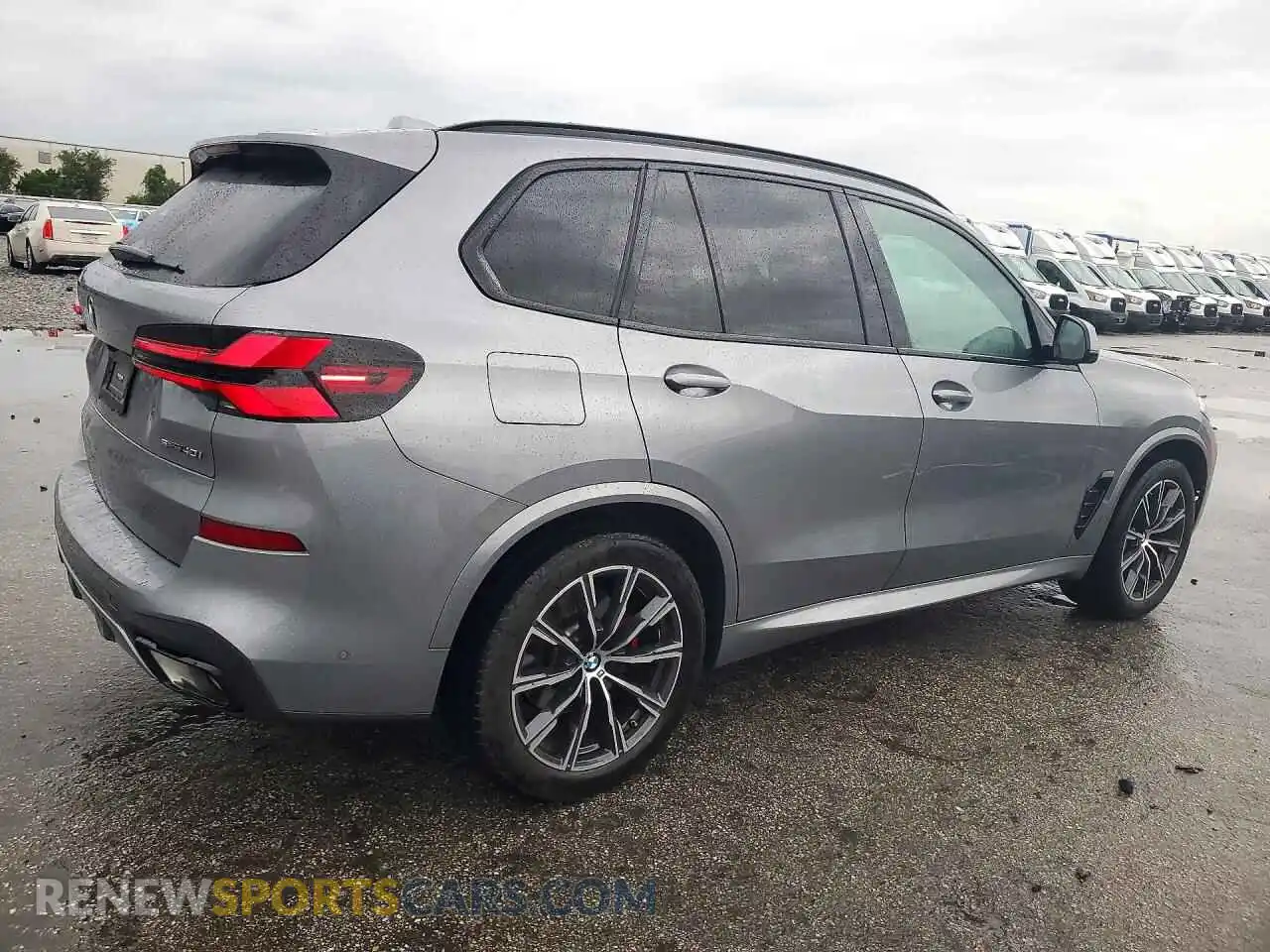 3 Photograph of a damaged car 5UX13EU07R9S21752 BMW X5 2024