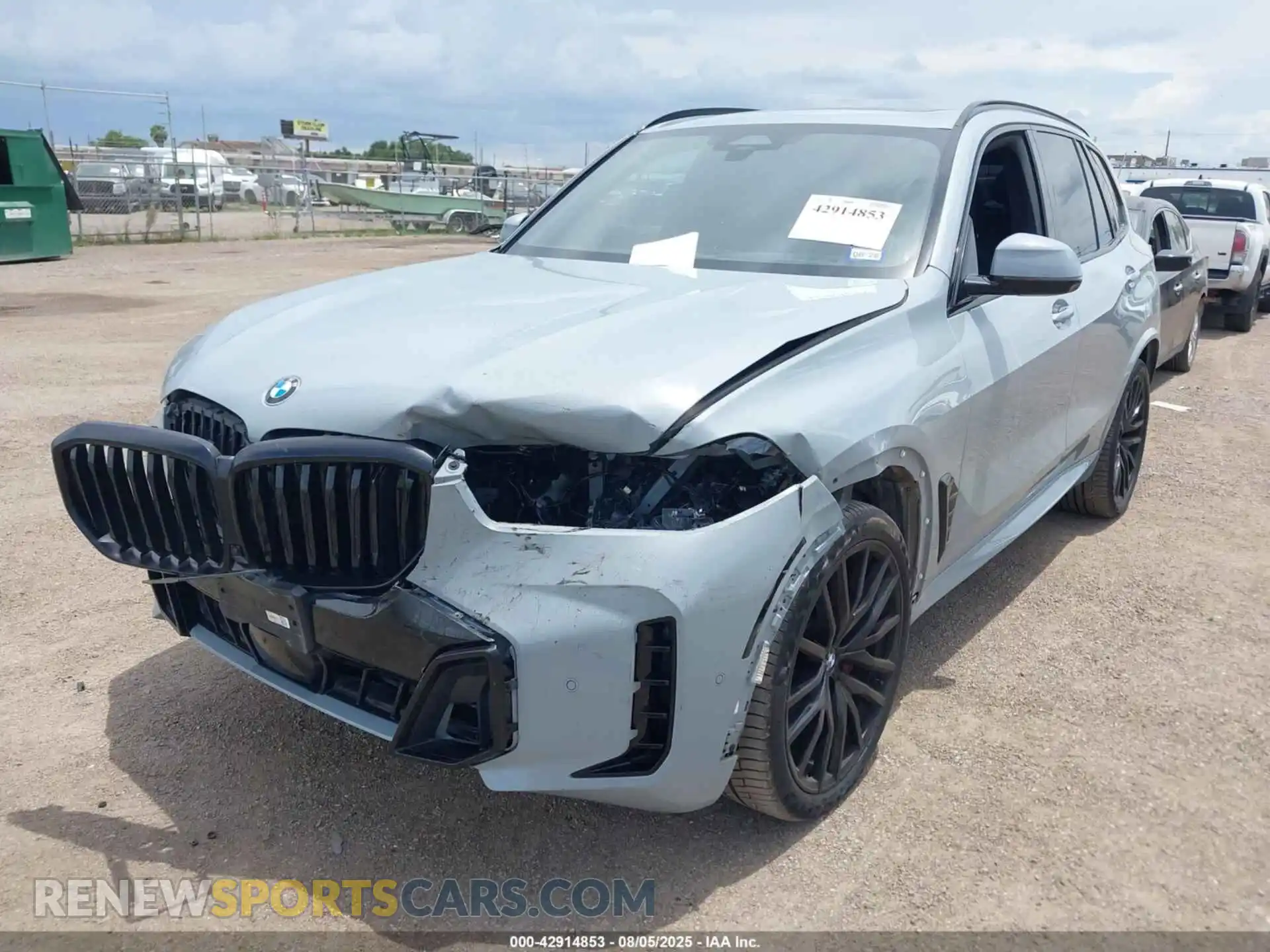 2 Photograph of a damaged car 5UX13EU07R9S99822 BMW X5 2024