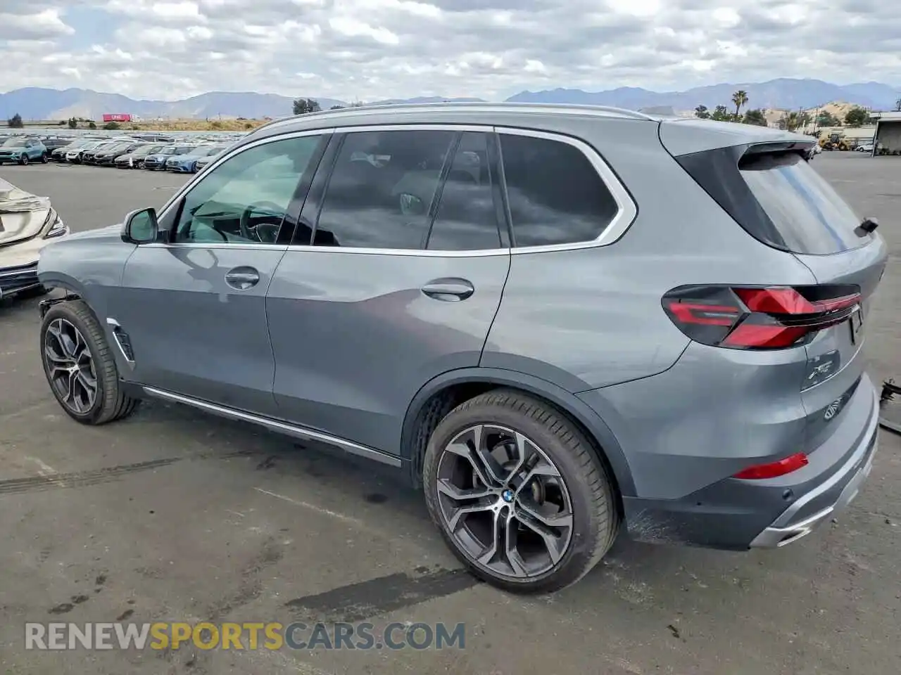 2 Photograph of a damaged car 5UX13EU07R9U66440 BMW X5 2024