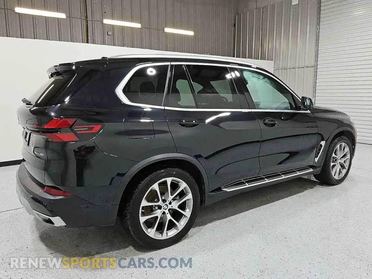 3 Photograph of a damaged car 5UX13EU07R9U96151 BMW X5 2024