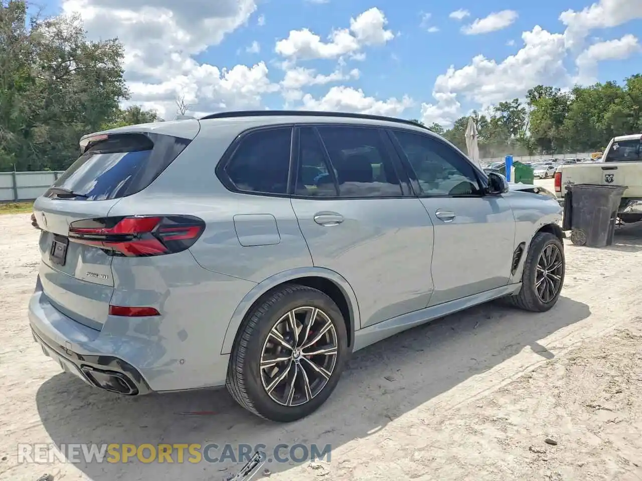 3 Photograph of a damaged car 5UX13EU08R9S43985 BMW X5 2024