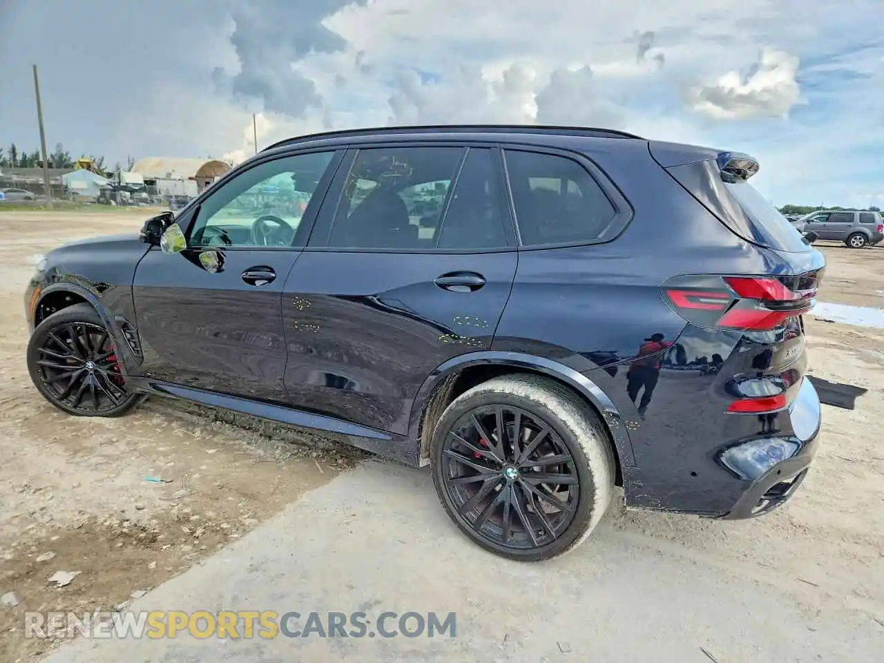 2 Фотография поврежденного автомобиля 5UX13EU08R9V64344 BMW X5 2024