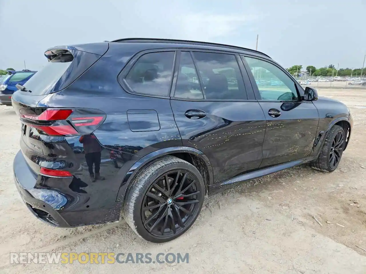 3 Фотография поврежденного автомобиля 5UX13EU08R9V64344 BMW X5 2024